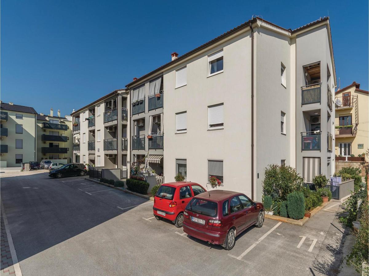 Two-Bedroom Apartment In Pula Extérieur photo