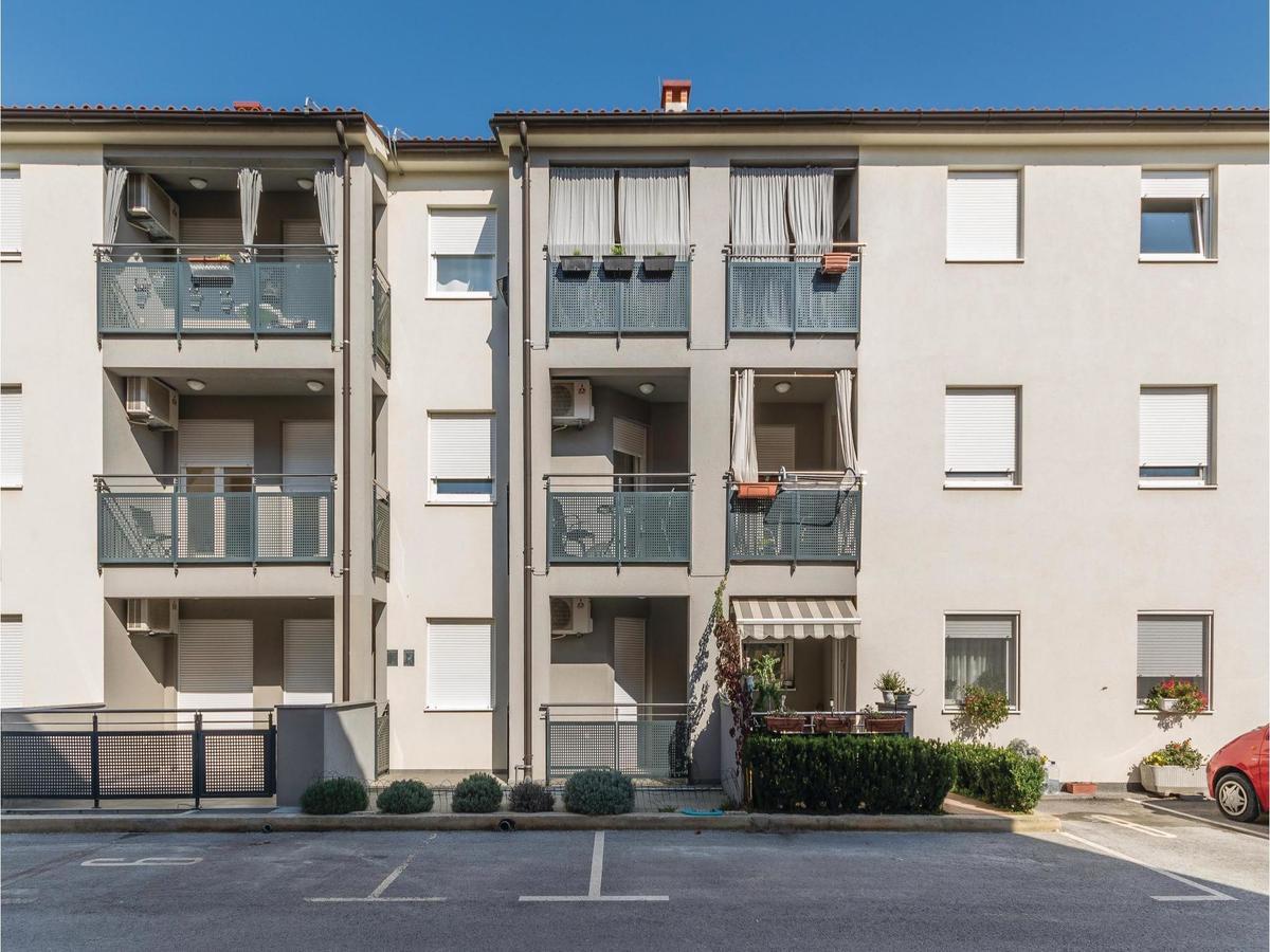 Two-Bedroom Apartment In Pula Extérieur photo